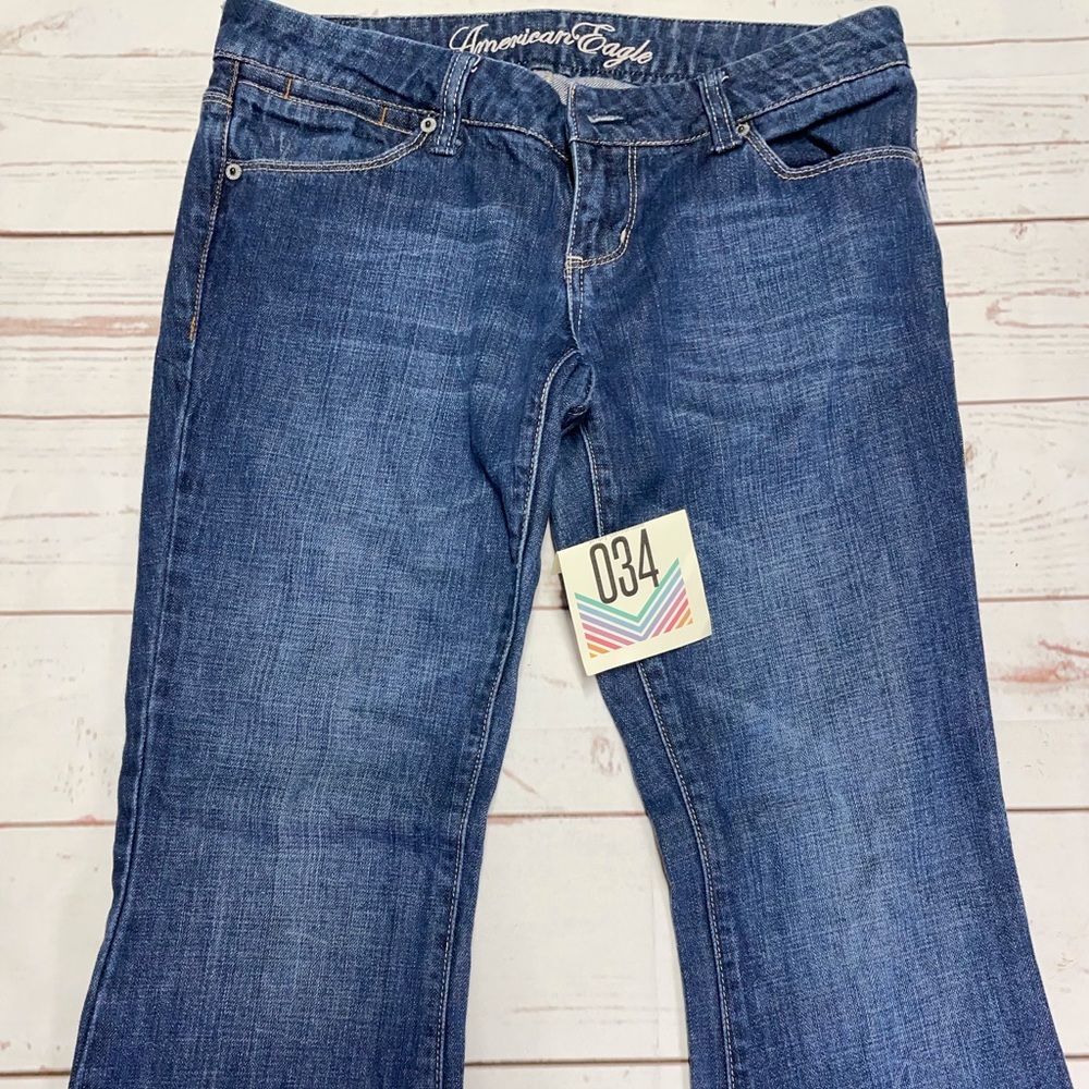 American Eagle Real Flare Size 4 Short